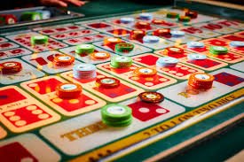 Kartu fitur Blackjack dengan cahaya ungu